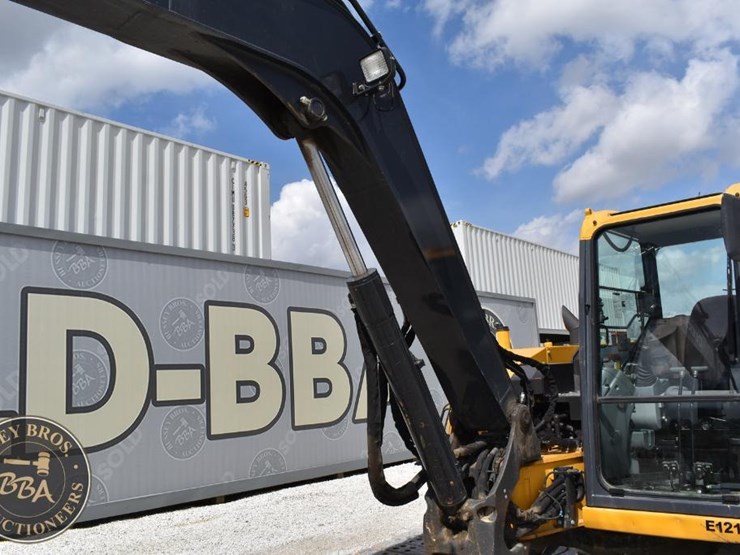 2021-deere-85g-image-25