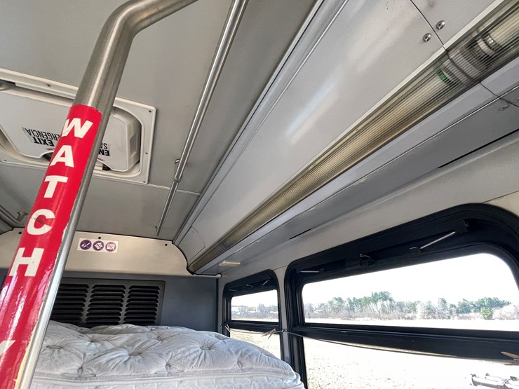 #166-•-2007-gillig-passenger-bus-(has-wi-title)-image-41