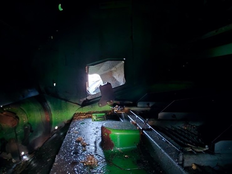 2013-john-deere-s680-image-77