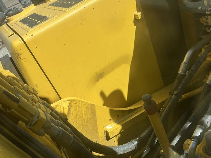 2018-komatsu-pc210-lc-11-image-25