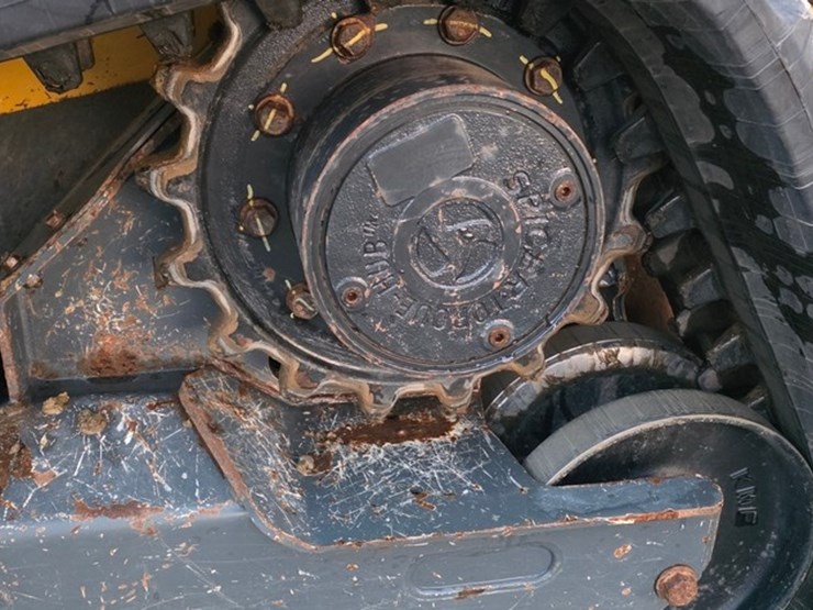 2023-deere-331g-image-30