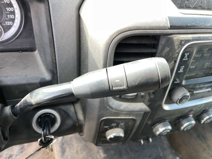 2015-dodge-2500-image-75