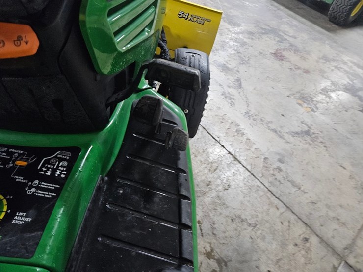 john-deere-x720-image-30