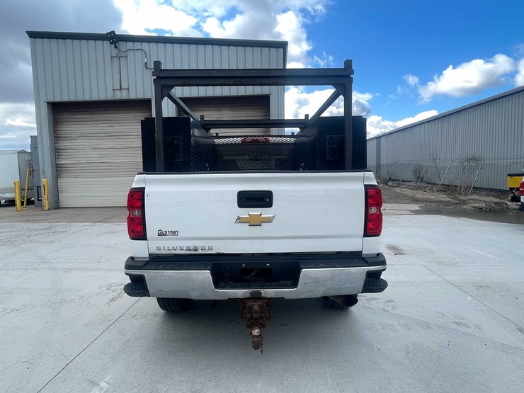 2015-chevrolet-2500-image-6