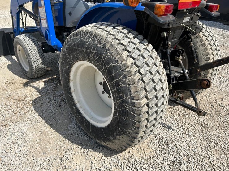 2016-new-holland-workmaster-33-image-16