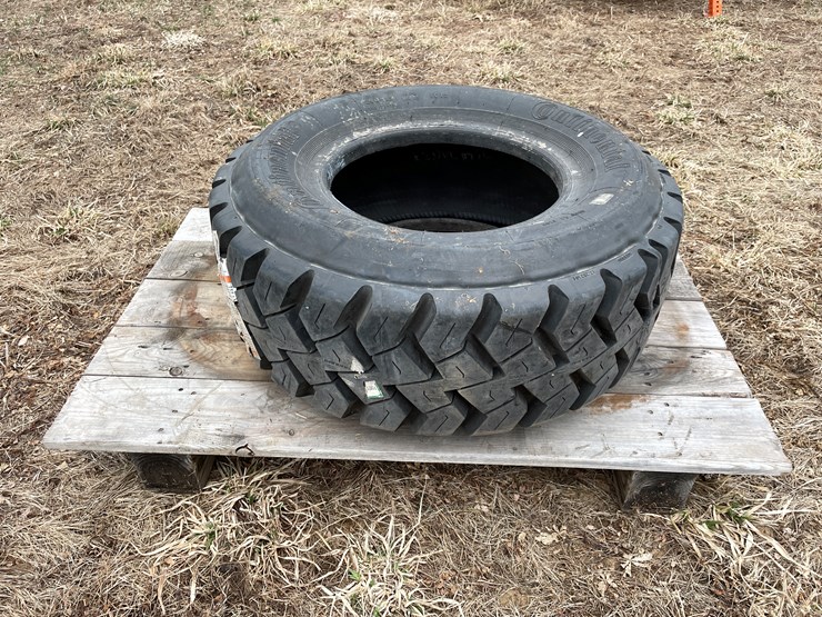 #10750-•-continental-300/75-15-forklift-tire-image-1
