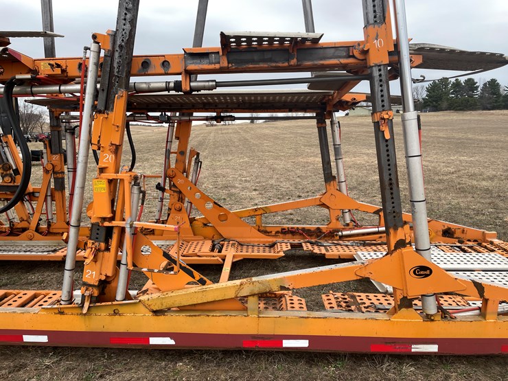 #110-•-2014-volvo-car-hauler-semi-and-trailer-(has-wi-title)-image-32