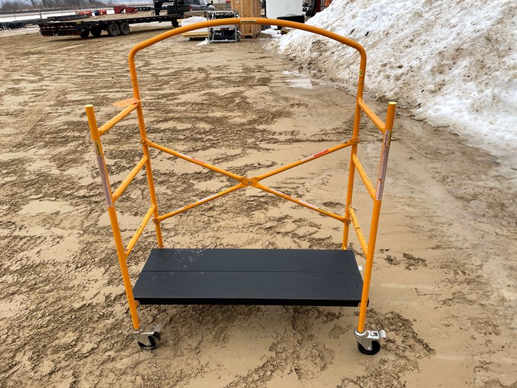 #3950-•-rolling-metal-carts-image-2