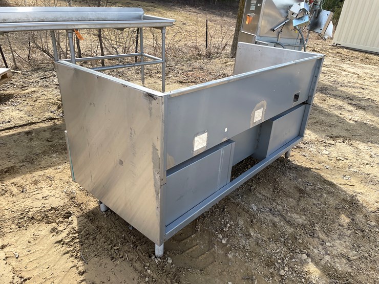 #3973-•-stainless-steel-prep-table-image-7