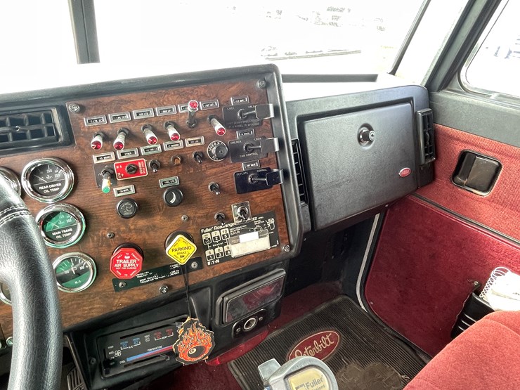 1987-peterbilt-379-image-60