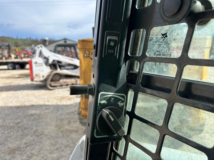 2021-bobcat-t770-image-22