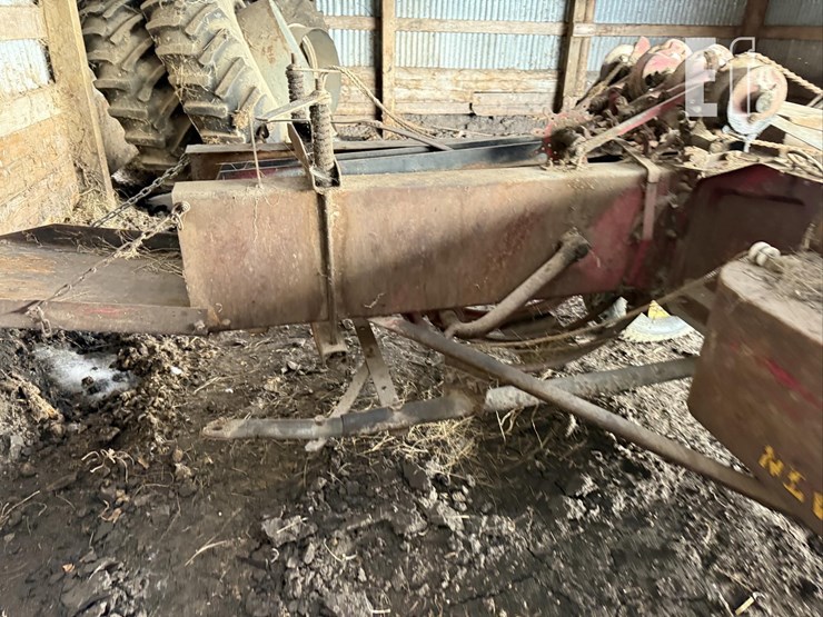 new-holland-66-image-4