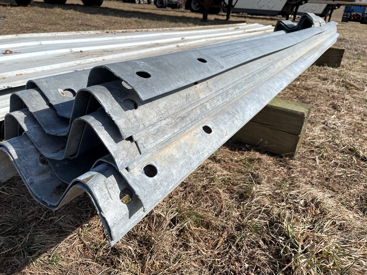 #10687-•-(9)-13'-6"-sections-of-guard-rail-image-5