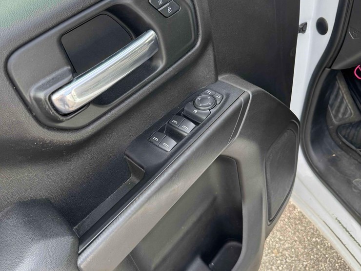 2020-chevrolet-silverado-1500-image-14