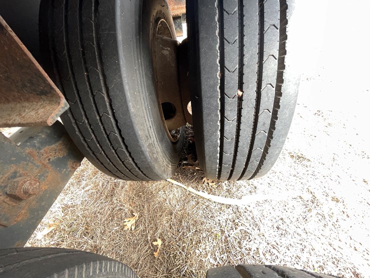 #156-•-2001-k-&-w-trailers-pintle-hitch-trailer-(has-wi-title)-image-47