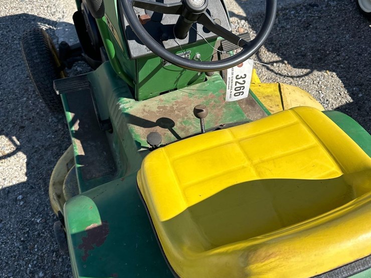 john-deere-208-image-6