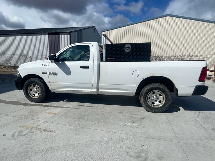 2015-dodge-1500-image-8