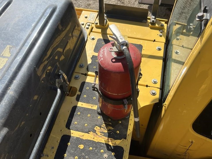 2018-komatsu-pc210-lc-11-image-28