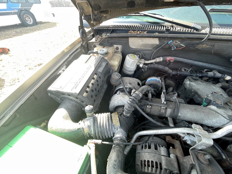 2000-chevrolet-2500-image-14