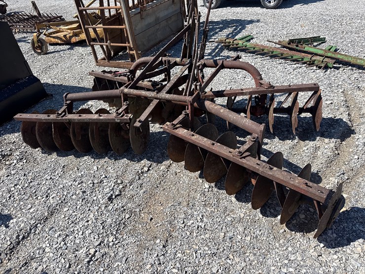 massey-ferguson-8-image-2