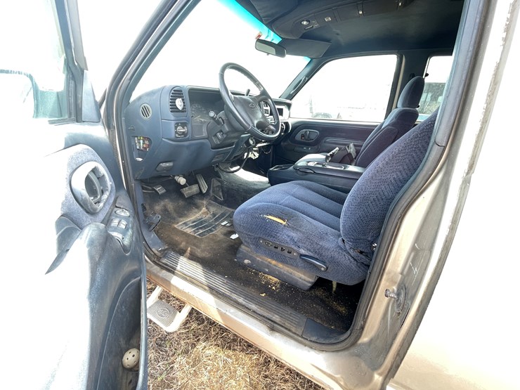 2000-chevrolet-2500-image-34