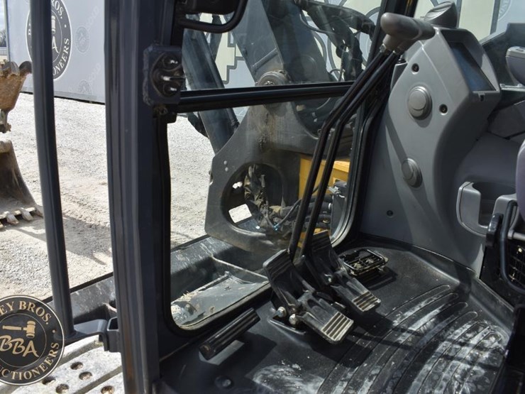 2021-deere-85g-image-50