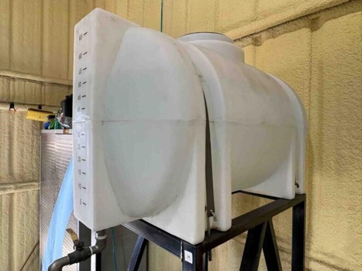 65-gallon-def-tank-on-stand-image-2