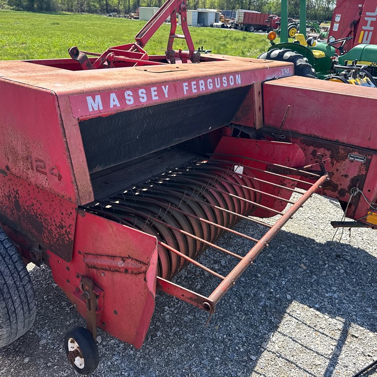 MASSEY-FERGUSON 124
