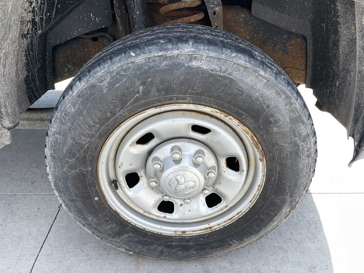 2016-dodge-2500-image-46