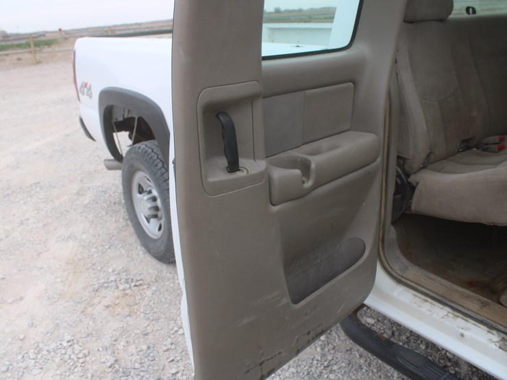 2005-chevrolet-2500-image-18