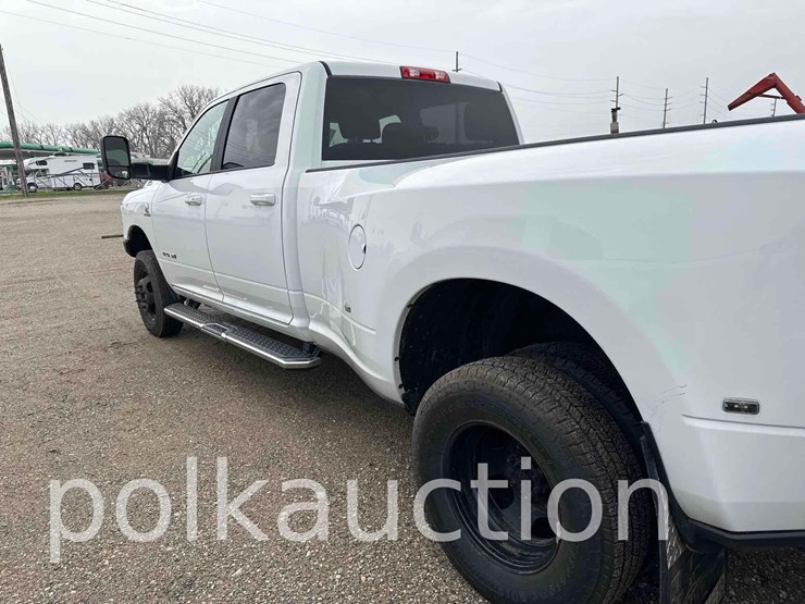2022-dodge-3500-image-15