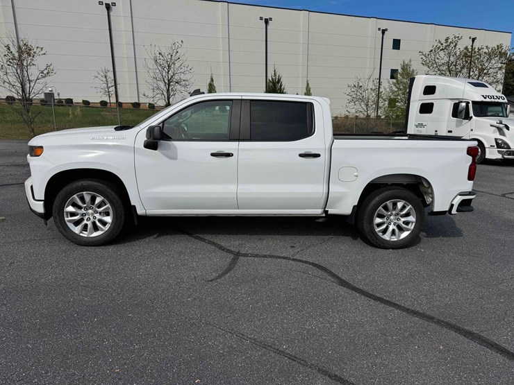 2020-chevrolet-silverado-1500-image-2