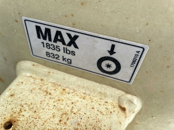 2014-jlg-2630es-image-25