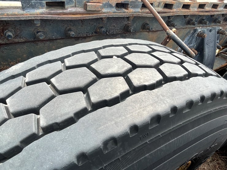 1999-peterbilt-377-image-24