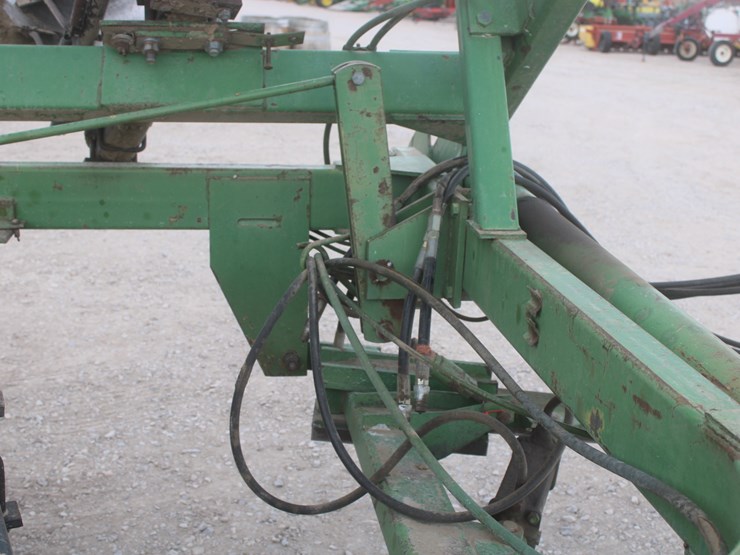 john-deere-220-image-37