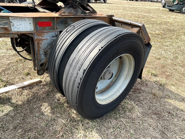 1982-fruehauf-semi-image-13