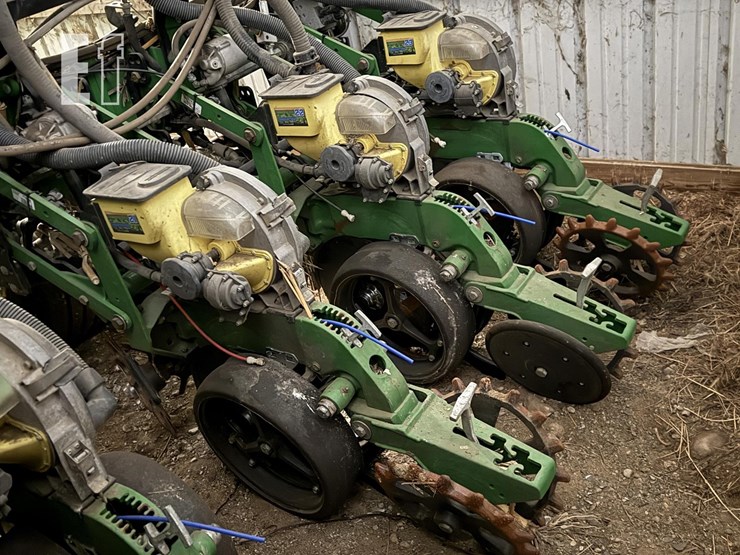 2010-john-deere-db60-image-13