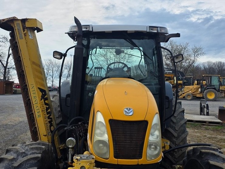 2006-new-holland-ts135a-image-52