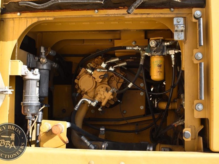 2019-caterpillar-326fl-image-50