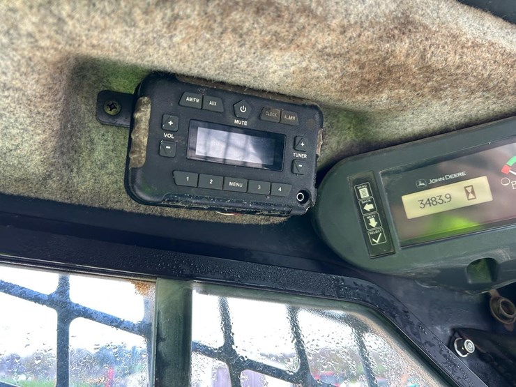 2017-deere-323e-image-24