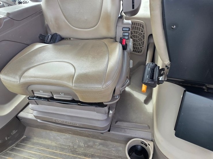 2021-john-deere-6230r-image-69