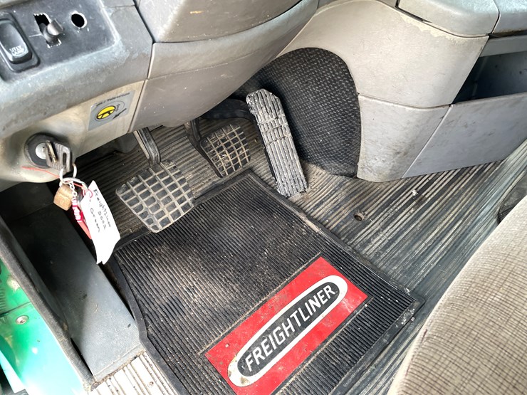 2002-caterpillar-c15-image-76