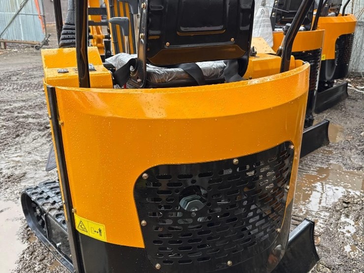 new-vicsec-co-mini-excavator-model-vc15-image-5