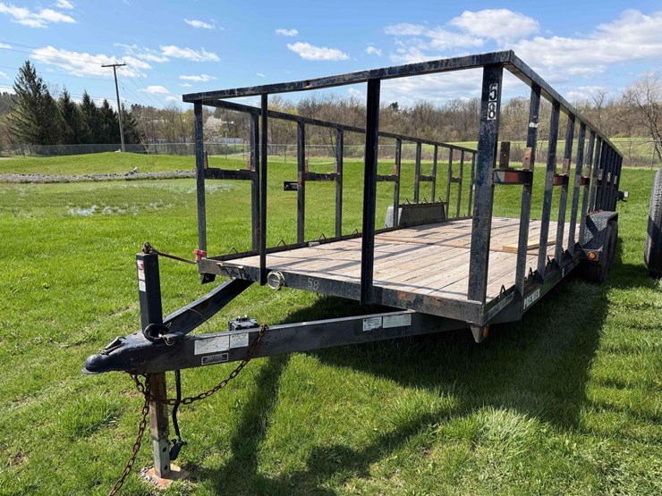 2012-premier-24’-tandem-axle-trailer-image-2