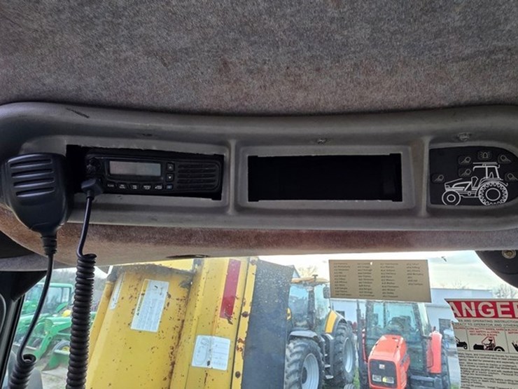 2006-new-holland-ts135a-image-79