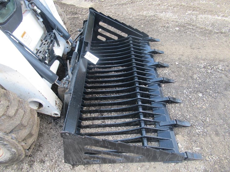 wildcat-72"-skid-steer-skeleton-tooth-bucket-image-5