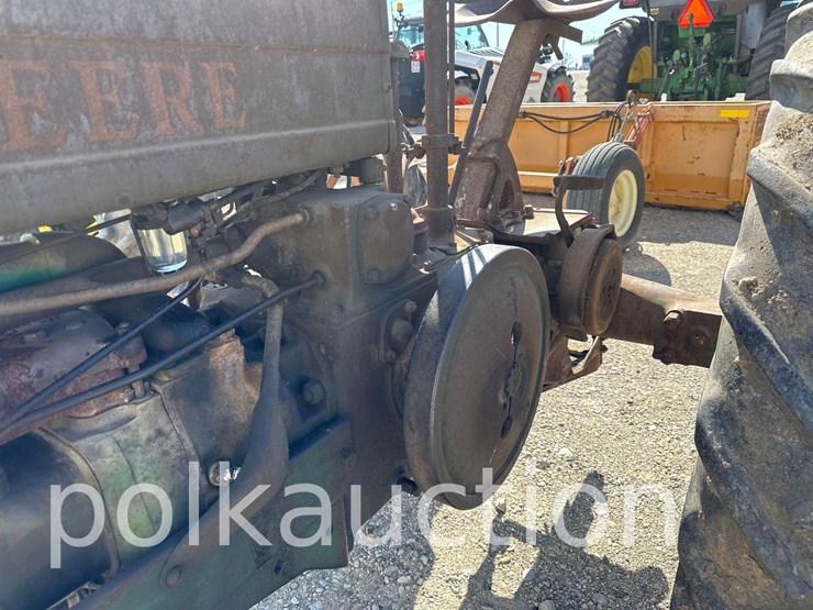 john-deere-b-image-5