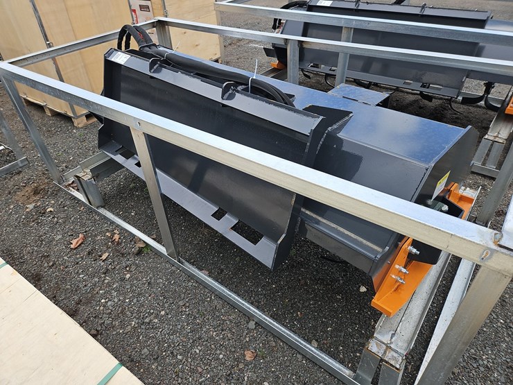 landhonor-66"-rotary-tiller-image-3