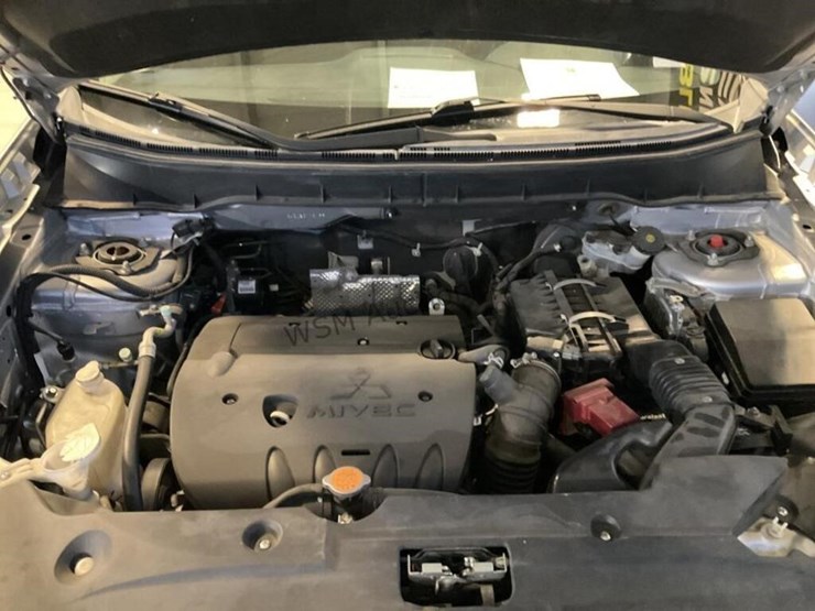 2011-mitsubishi-outlander-image-10