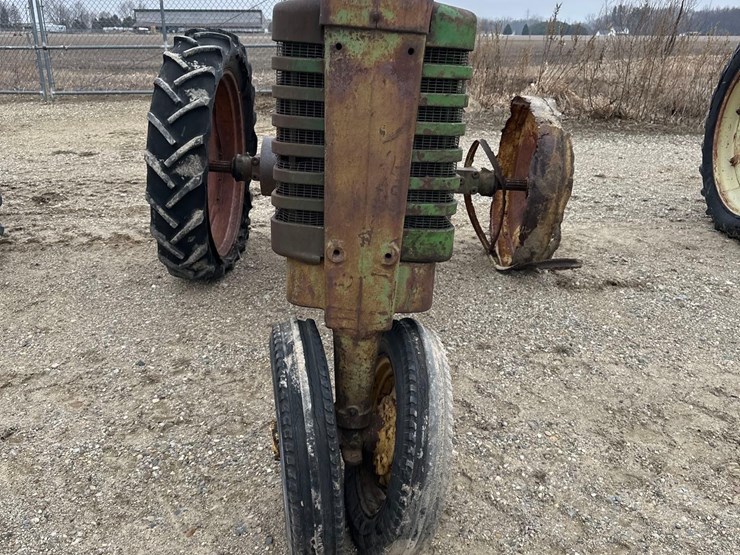 john-deere-b-image-2